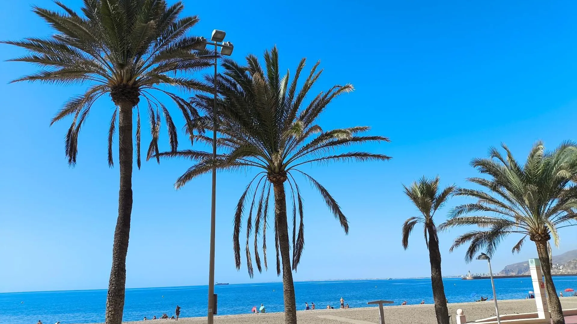 Estudio Con Terraza Junto Al Mar Almería